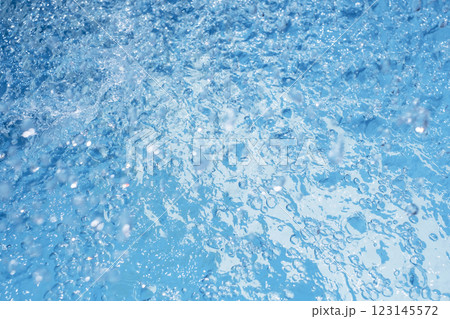 はじける水面　夏色のイメージ 123145572