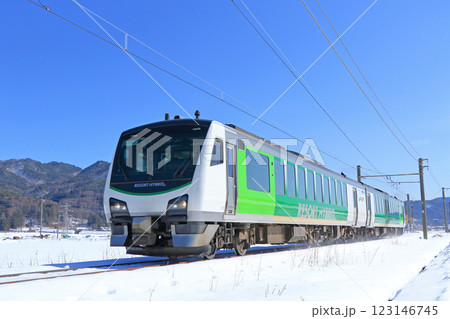 大糸線 冬のリゾートビューふるさと 大糸線 冬のリゾートビューふるさと 123146745