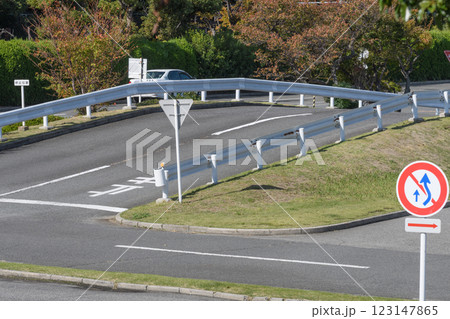 自動車教習所 自動車教習所 123147865