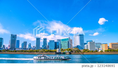 日本の東京都市景観 新風景。「エメラルダス」や汐留地区、浜松町などを望む。左奥に東京タワーや麻布台 123148691