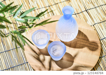日本酒のイメージ 夏 冷酒 日本酒のイメージ 夏 冷酒 123148784