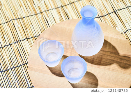 日本酒のイメージ　夏　冷酒 123148786