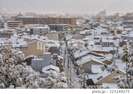 雪景色の京都市内 雪景色の京都市内 123149275