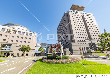 鹿児島県鹿児島市　鹿児島県庁と鹿児島県議会 123149443