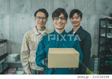 物流業界 123150199