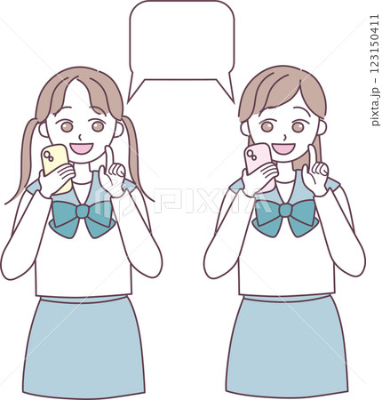 友達同士で仲良くスマホの情報を共有する女子中高生 友達同士で仲良くスマホの情報を共有する女子中高生 123150411