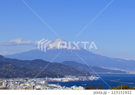 青空に浮かぶ富士山 青空に浮かぶ富士山 123151932