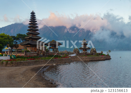 The beauty of Ulun Danu Bratan Temple is located on the shores of Lake Bratan in Bedugul, Tabanan, in the east of Bali, Indonesia 123156613