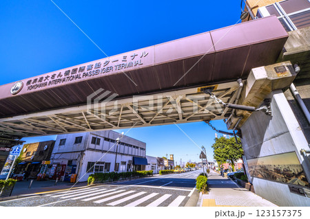 日本の横浜都市景観 横浜大さん橋国際客船ターミナルなどを望む(奥が大さん橋)=13日 日本の横浜都市景観 横浜大さん橋国際客船ターミナルなどを望む(奥が大さん橋)=13日 123157375