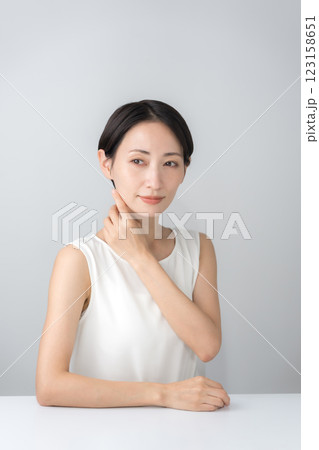 女性 スキンケア 女性 スキンケア 123158651