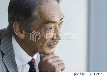 60代の男性 横顔 60代の男性 横顔 123159446
