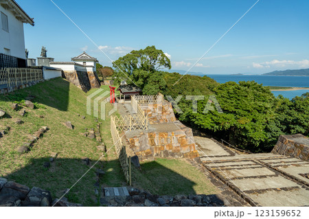 熊本県天草郡苓北町　天草四郎が率いる一揆軍の猛攻撃にも落城しなかった天然の要害である富岡城 123159652