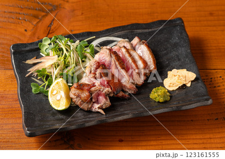 鴨肉刺身 123161555