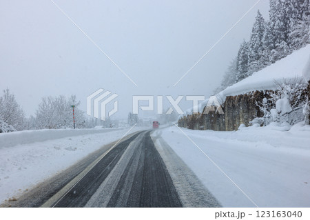 雪の東海北陸道 雪の東海北陸道 123163040