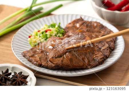 牛肉 ビーフ すね 123163095