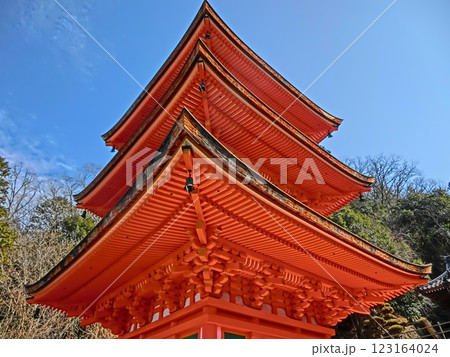 岡山県下最古の木造塔建築の三重塔がある真言宗のお寺「長福寺」 123164024