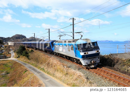 EF210形+2100系+マニ50形〜THE ROYAL EXPRESS〜(予讃線:大浦〜浅海) EF210形+2100系+マニ50形〜THE ROYAL EXPRESS〜(予讃線:大浦〜浅海) 123164085