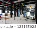 新築アパートの工事現場 123165028