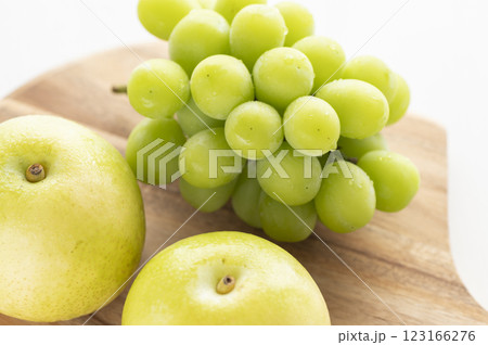 秋の味覚の二代巨頭 123166276