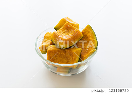 冷凍かぼちゃ　白背景　かぼちゃの写真素材 123166720
