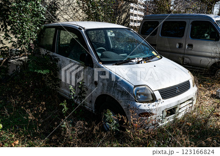 捨てられた廃車 123166824