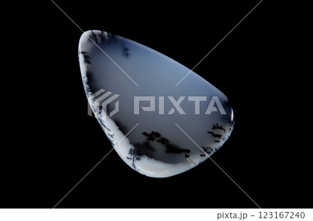 マーリナイト 雪景色の石 123167240