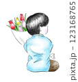 花束を持った子供 123168765