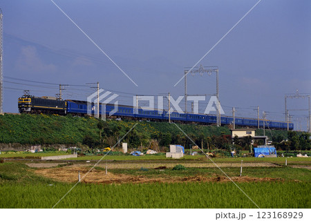 2006年　湖西線を走るEF81104ブルートレイン日本海4号 123168929