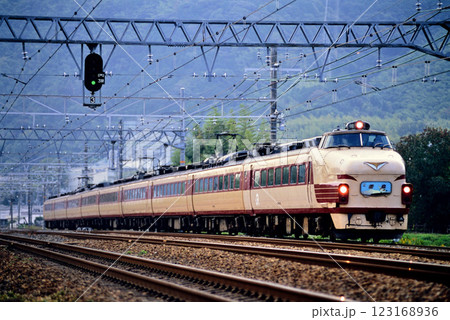 2006年 東海道本線を走る489系ボンネット臨時雷鳥 2006年 東海道本線を走る489系ボンネット臨時雷鳥 123168936