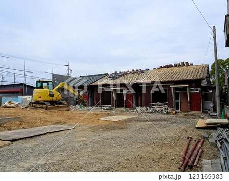 家屋の解体工事 123169383