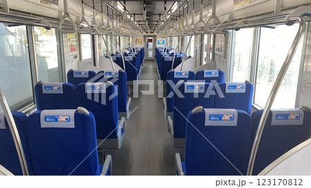 東武東上線TJライナーの車内 東武東上線TJライナーの車内 123170812