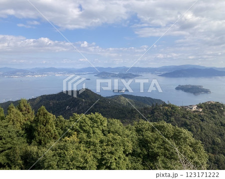 宮島の弥山山頂からの瀬戸内の風景 123171222