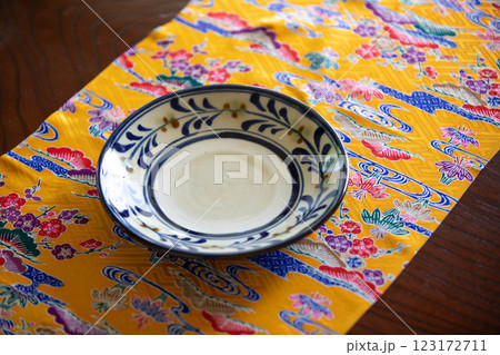 紅型と壺屋焼 123172711