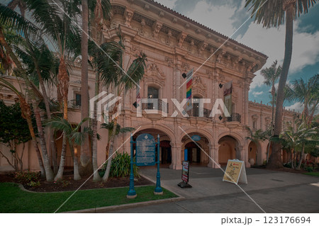 The San Diego history center is a museum in Balboa Park in San Diego, California, dedicated to the history of San Diego. 123176694