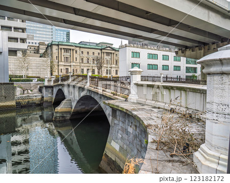 東京都内で現存する最古の石橋【常磐橋】 東京都内で現存する最古の石橋【常磐橋】 123182172