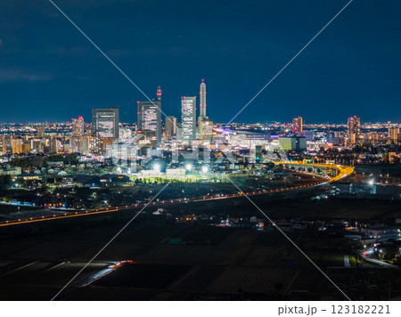 空撮「埼玉県」さいたま新都心の夜景　さいたま市 123182221