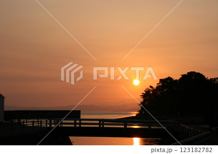 有明海の夜明け 123182782