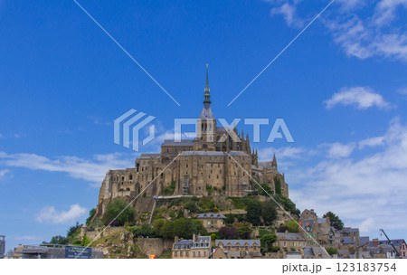 モン・サン=ミシェル(フランス-ノルマンディー地方) モン・サン=ミシェル(フランス-ノルマンディー地方) 123183754