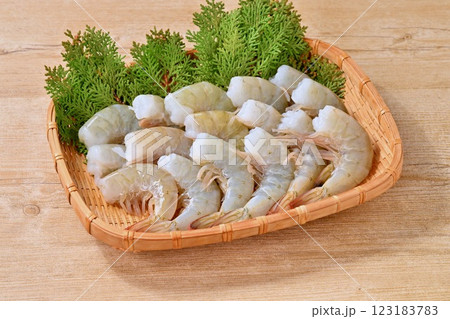 食材としての海老、バナメイエビ、バナメイえび、未加熱未調理。 123183783