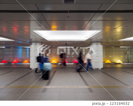 東京駅地下道に直結している行幸地下通路・ギャラリー 東京駅地下道に直結している行幸地下通路・ギャラリー 123184032