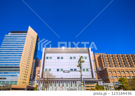 日本の東京都市景観　2つの大学が統合して東京科学大学病院に（旧東京医科歯科大学病院）＝10日 123184436