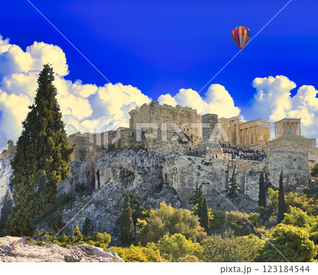 アクロポリスの丘のパルテノン神殿絶景 123184544