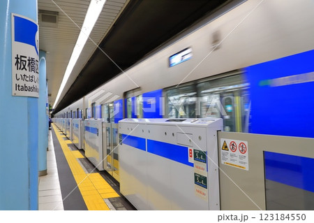 都営三田線　巣鴨駅 123184550