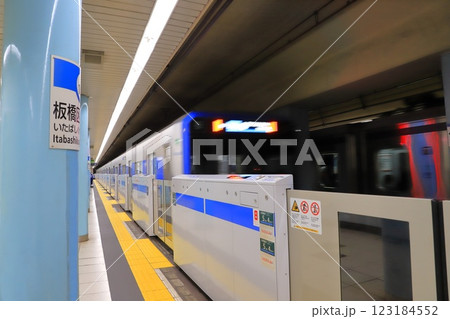 都営三田線 巣鴨駅 都営三田線 巣鴨駅 123184552