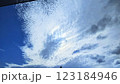 青空に浮かぶ雲 123184946