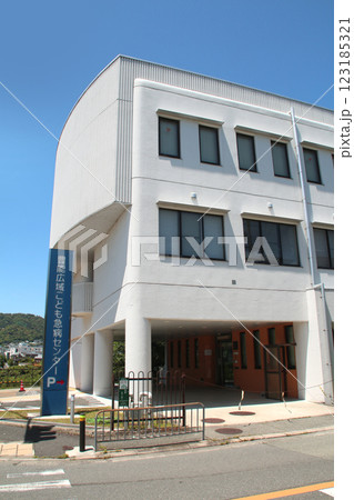 豊能広域こども急病センターの建物外観 123185321