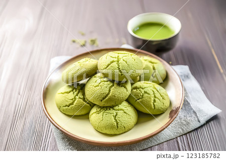抹茶と抹茶クッキーのイメージ素材 抹茶と抹茶クッキーのイメージ素材 123185782