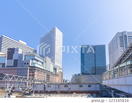 JR大阪駅　阪急　阪神　大丸　3つの百貨店 123185810