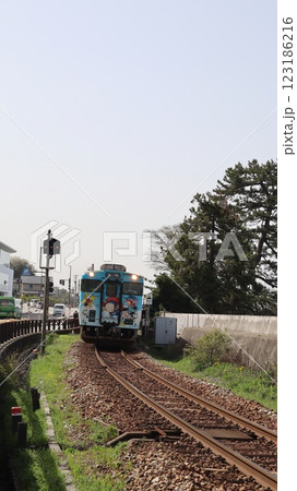 氷見線のラッピング列車 123186216
