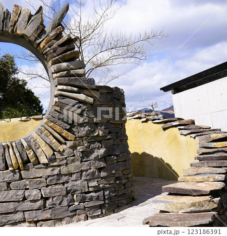 外構工事　エクステリア　ガーデニング　庭石　素材　背景 123186391